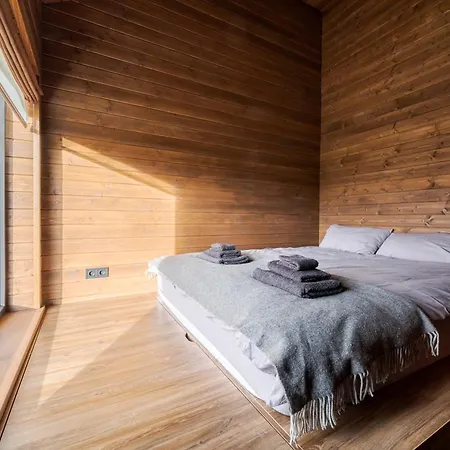 Σαλέ стожари, Stozhary *