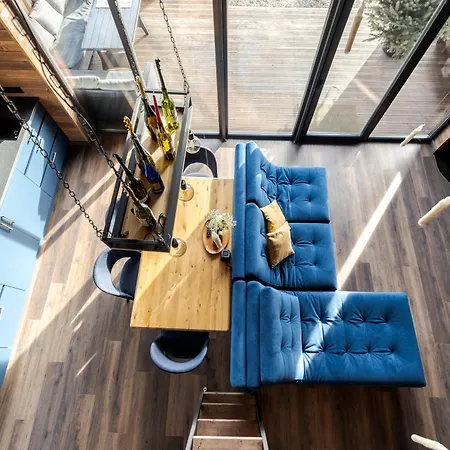 Alpesi faház стожари, Stozhary