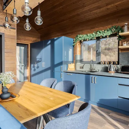 Alpesi faház стожари, Stozhary